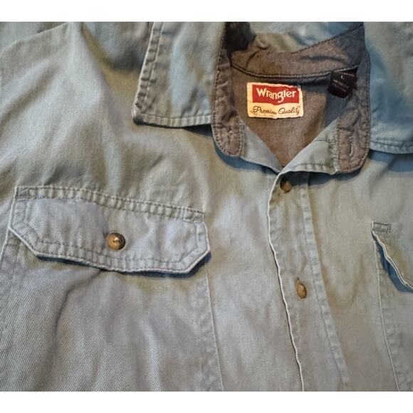Wrangler Premium Quality Men’s L Short Sleeve Button Up Shirt Blue Pockets Ranch - Picture 1 of 8